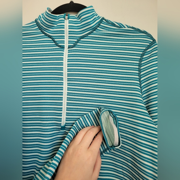 Patagonia Quarter Zip - Picture 3 of 6